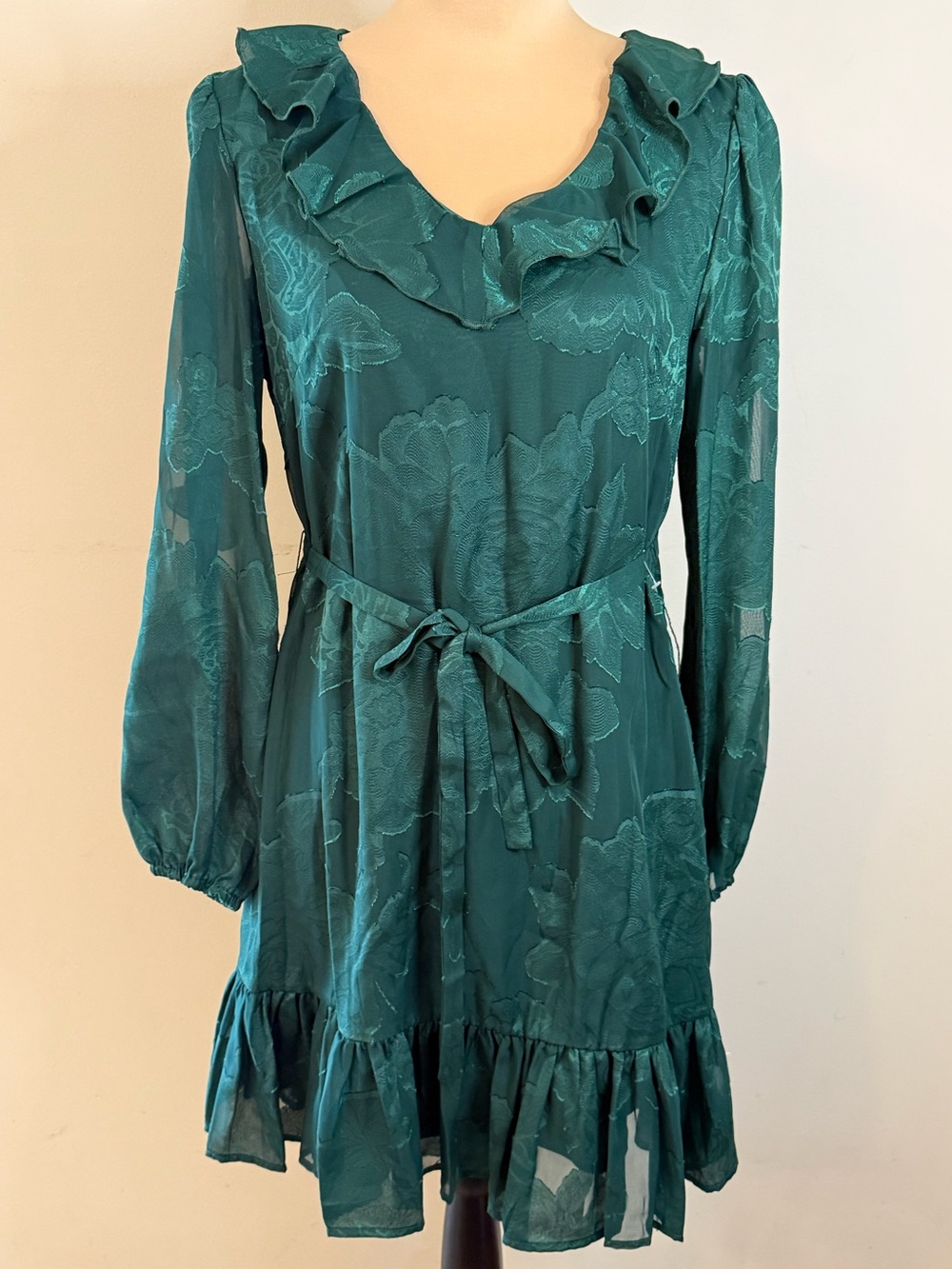 Joie green floral embossed ruffle midi dress SZ M Flaw: belt loop